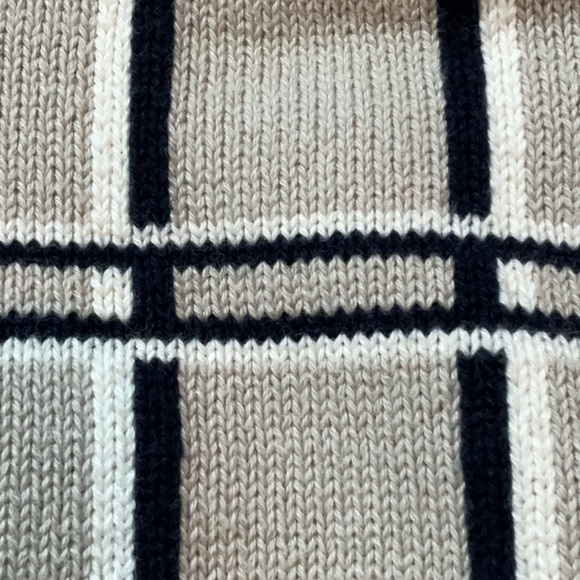Lord & Taylor Men’s Grid Pattern Sweater - Picture 3 of 7